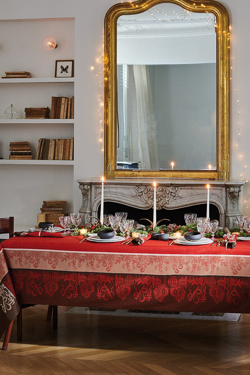 Garnier-Thiebaut Couronne De Noel Rouge Tablecloth 69" x 69"