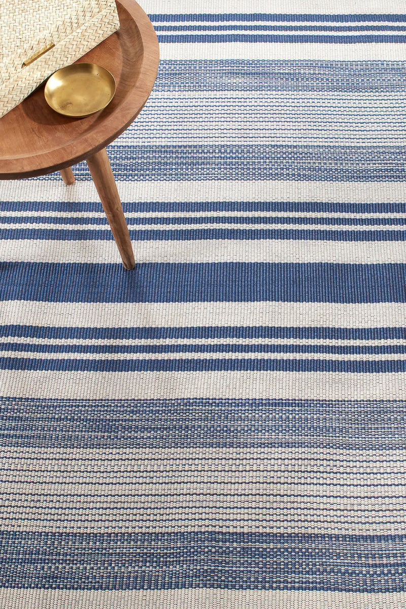 Dash & Albert Quincy Stripe Denim Handwoven Indoor/Outdoor Rug 3x5