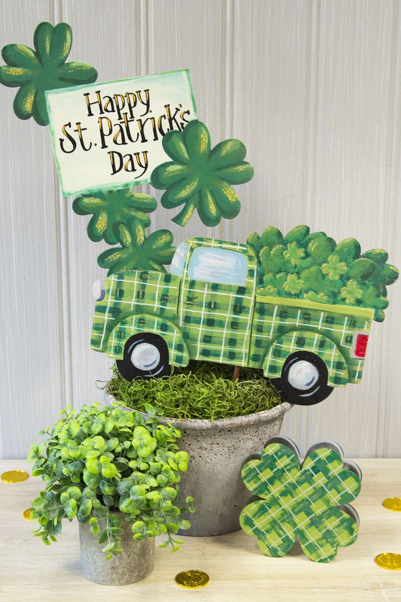 "Happy St. Pat's" Shamrock Sign Stake